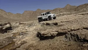 2013奔驰越野车 G63 AMG 6X6壁纸_11