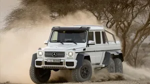 2013奔驰越野车 G63 AMG 6X6壁纸_14