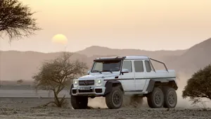 2013奔驰越野车 G63 AMG 6X6壁纸_15