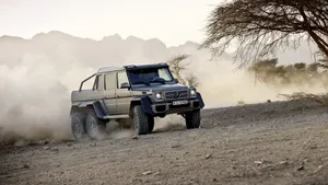 2013奔驰越野车 G63 AMG 6X6壁纸_18
