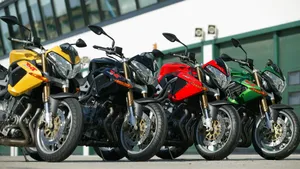 贝纳利Tornado Naked Tre 1130摩托车_2