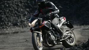 贝纳利Tornado Naked Tre 1130摩托车_4