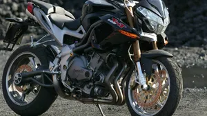 贝纳利Tornado Naked Tre 1130摩托车_5