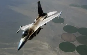 F-16战隼战斗机图片壁纸_4
