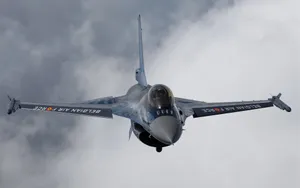 F-16战隼战斗机图片壁纸_13