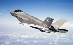 F-35闪电2战斗机桌面壁纸_3