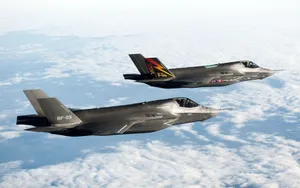 F-35闪电2战斗机桌面壁纸_4