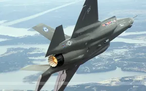 F-35闪电2战斗机桌面壁纸_9