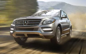 2013款奔驰ML350汽车壁纸
