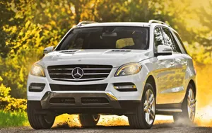 2013款奔驰ML350汽车壁纸