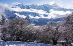 索松村雪山雪景图片_8