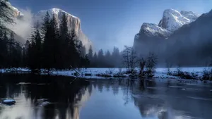 风景怡人的湖泊山水图片_2