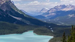 风景怡人的湖泊山水图片_10