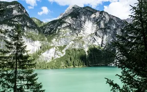 优美的湖泊风景图片_4