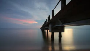高清海上栈桥图片_3