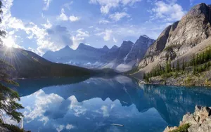 优美的冰碛湖风景图片_2