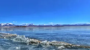西藏冬季的少女之湖普姆雍措图片_4