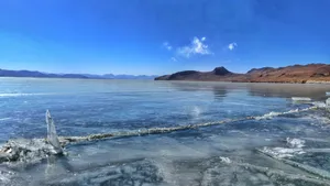 西藏冬季的少女之湖普姆雍措图片_5