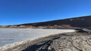西藏冬季的少女之湖普姆雍措图片_7