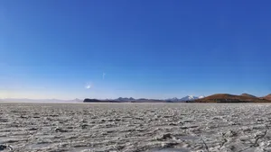西藏冬季的少女之湖普姆雍措图片_10