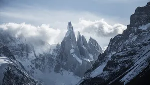 好看的雪山雪景图片_6