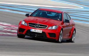 2012款C63 AMG Coupe奔驰轿车_9