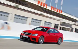2012款C63 AMG Coupe奔驰轿车_10