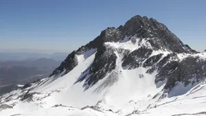 玉龙雪山风景图片_4