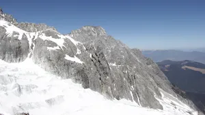 玉龙雪山风景图片_9