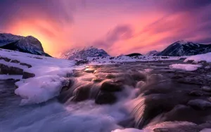 冰封的湖泊雪山图片_6