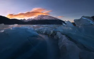 寂静的山川湖泊美景图片_3