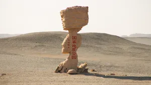 甘肃敦煌雅丹国家地质公园_5
