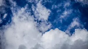 天空中的云朵白云图片_2