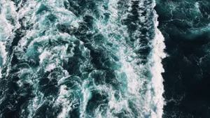 翻滚的巨浪海浪图片_2