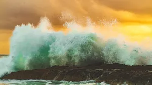 翻滚的巨浪海浪图片_7