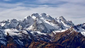冰冷的雪山风景图片_6