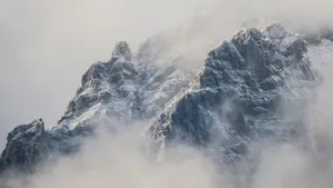 冰冷的雪山风景图片_10