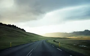 蜿蜒的沥青公路风景图片_8