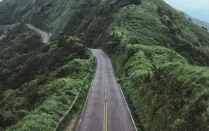 蜿蜒的沥青公路风景图片_11