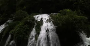 黄龙飞瀑瀑布图片_5