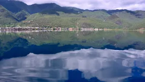 云南泸沽湖风景图片_2