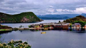 云南泸沽湖风景图片_6