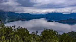 云南泸沽湖风景图片_9