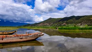 云南泸沽湖风景图片_10