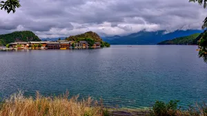云南泸沽湖风景图片_12