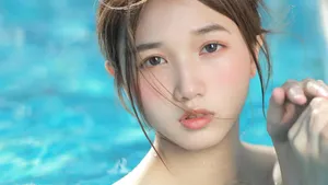 俏丽的泳装美女清凉写真图片_2