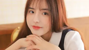 甜美长发美女写真图片_7
