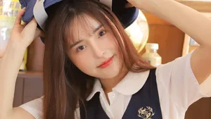 甜美长发美女写真图片_11