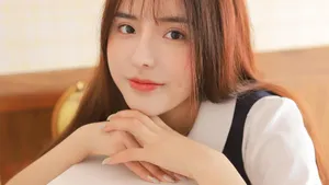 甜美长发美女写真图片_12