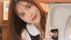 甜美长发美女写真图片_13